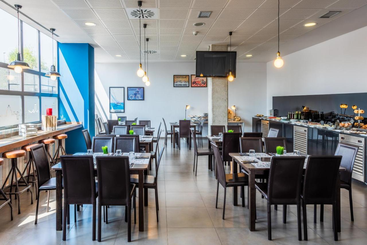 Madrid Airport Suites, Affiliated By Melia ภายนอก รูปภาพ