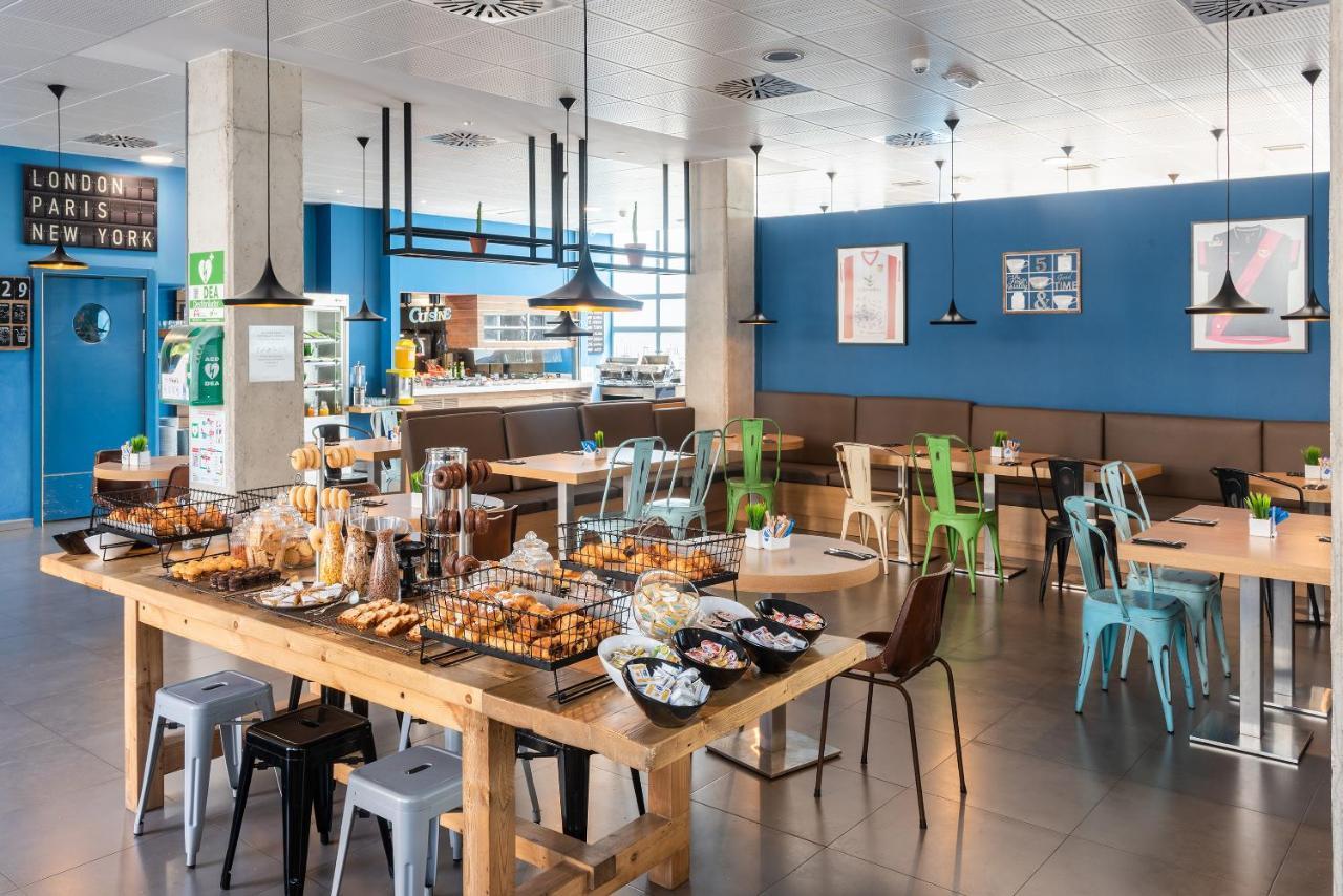 Madrid Airport Suites, Affiliated By Melia ภายนอก รูปภาพ