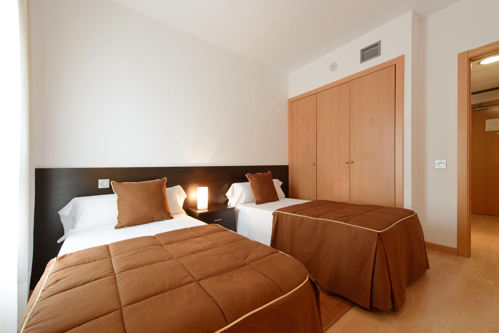 Madrid Airport Suites, Affiliated By Melia ภายนอก รูปภาพ