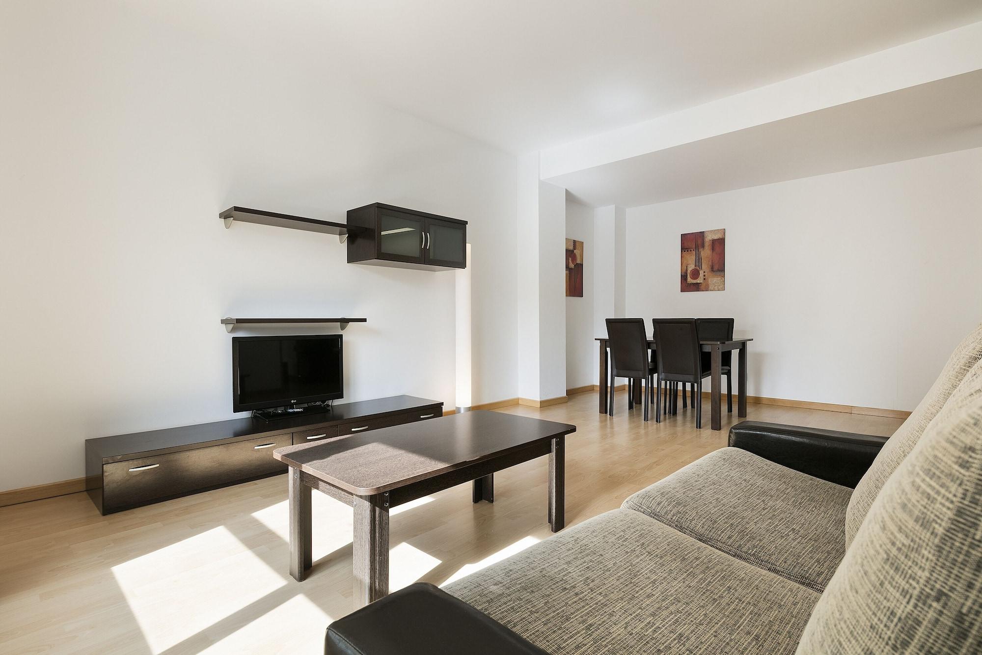 Madrid Airport Suites, Affiliated By Melia ภายนอก รูปภาพ
