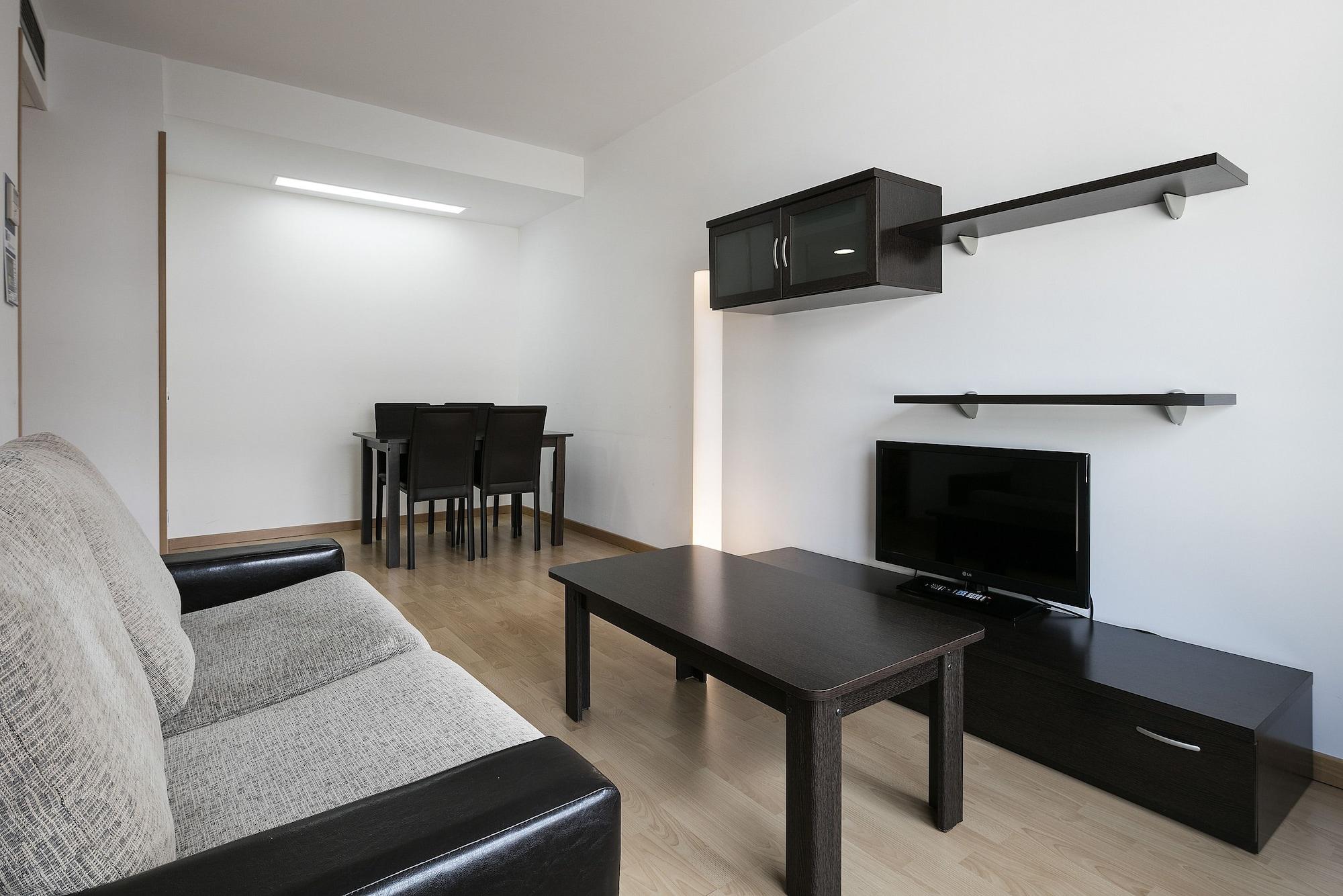Madrid Airport Suites, Affiliated By Melia ภายนอก รูปภาพ