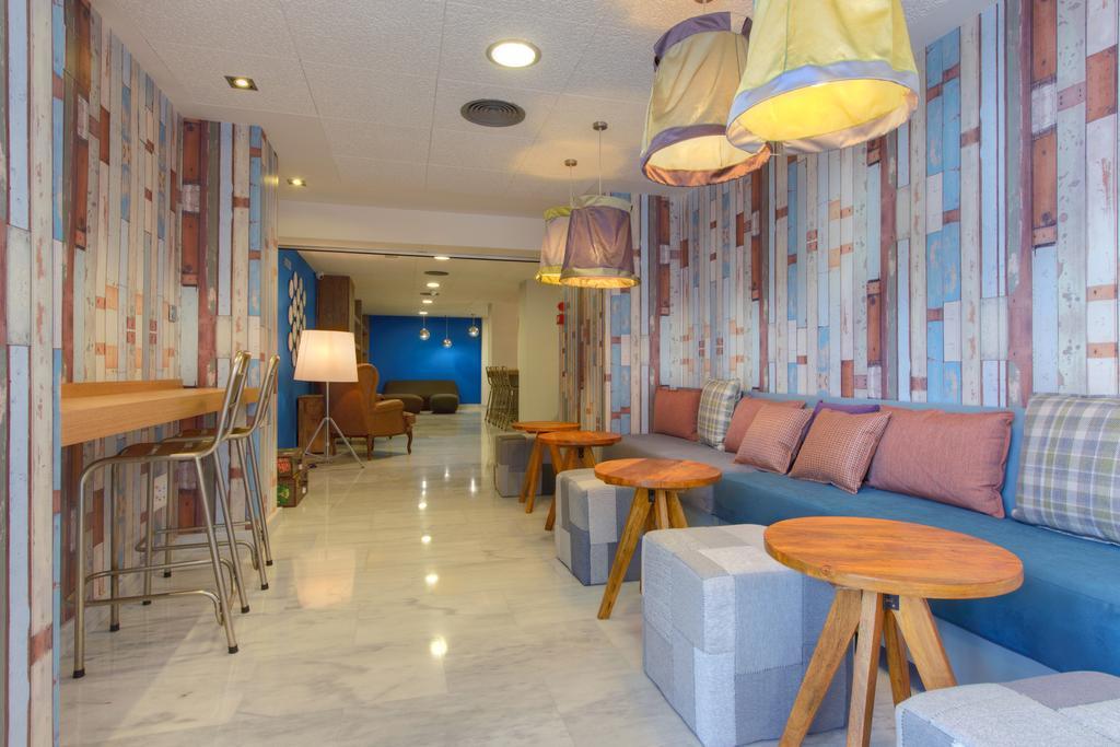Madrid Airport Suites, Affiliated By Melia ภายนอก รูปภาพ
