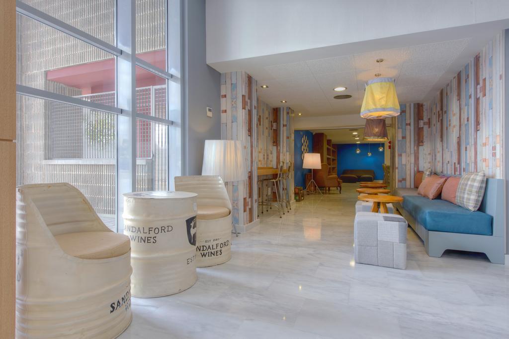 Madrid Airport Suites, Affiliated By Melia ภายนอก รูปภาพ