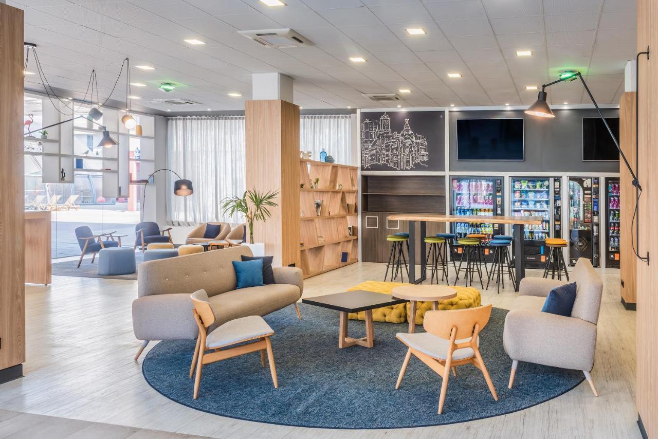 Madrid Airport Suites, Affiliated By Melia ภายนอก รูปภาพ