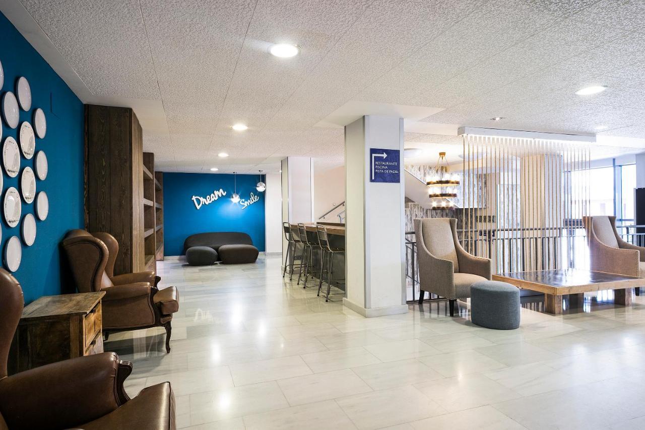 Madrid Airport Suites, Affiliated By Melia ภายนอก รูปภาพ
