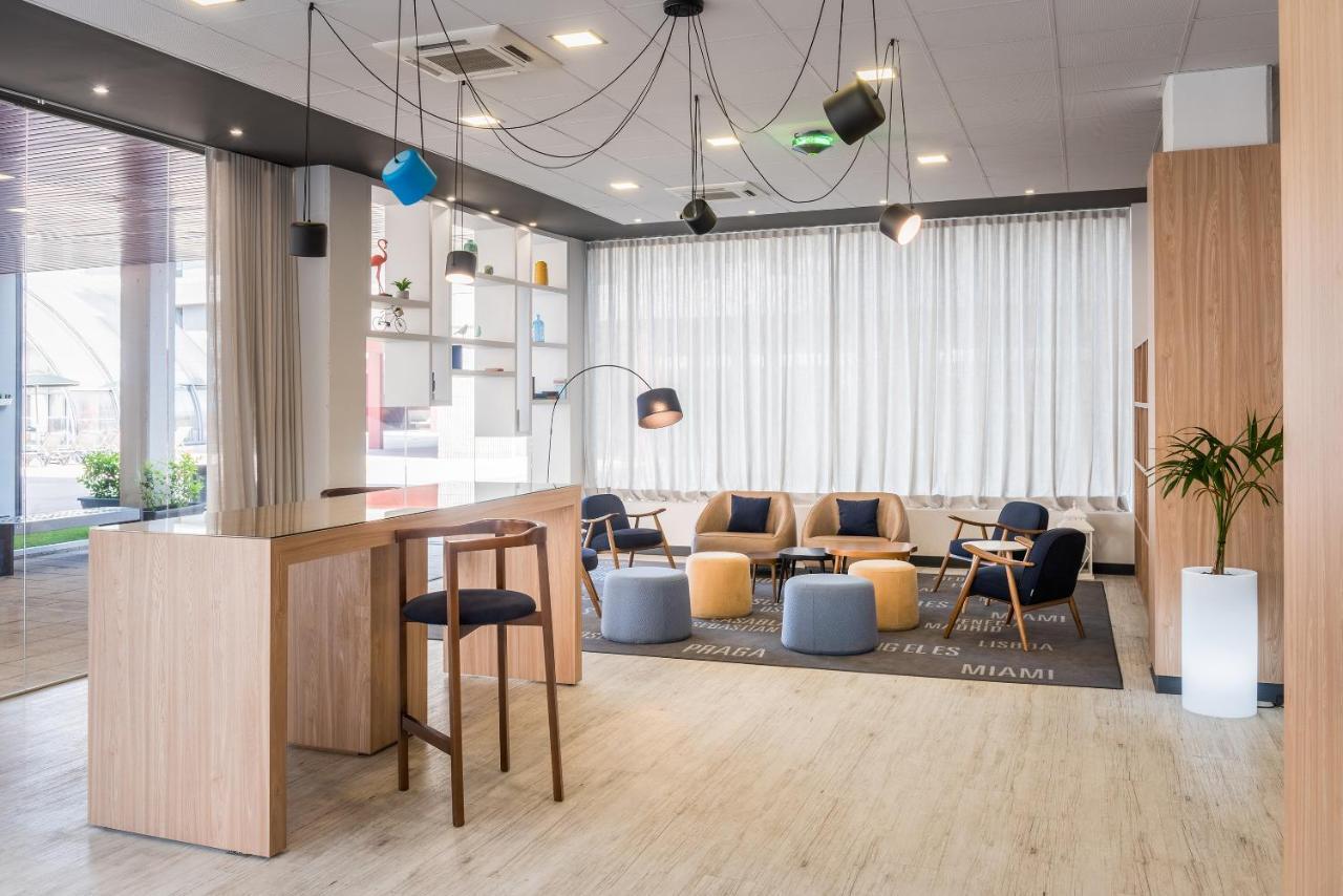 Madrid Airport Suites, Affiliated By Melia ภายนอก รูปภาพ