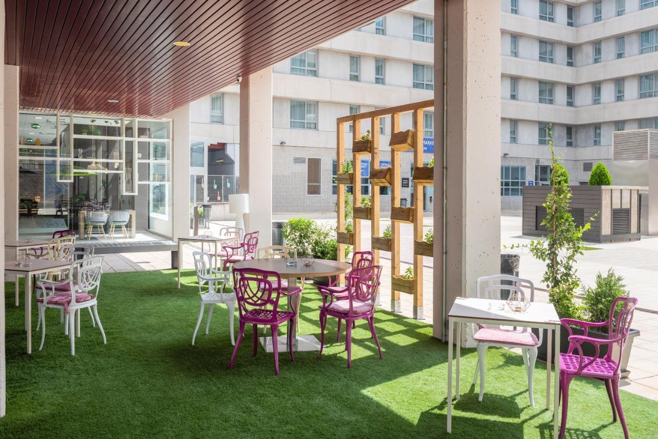 Madrid Airport Suites, Affiliated By Melia ภายนอก รูปภาพ