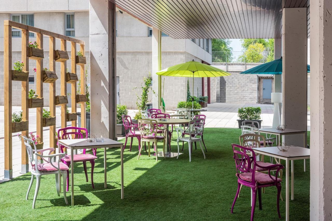 Madrid Airport Suites, Affiliated By Melia ภายนอก รูปภาพ